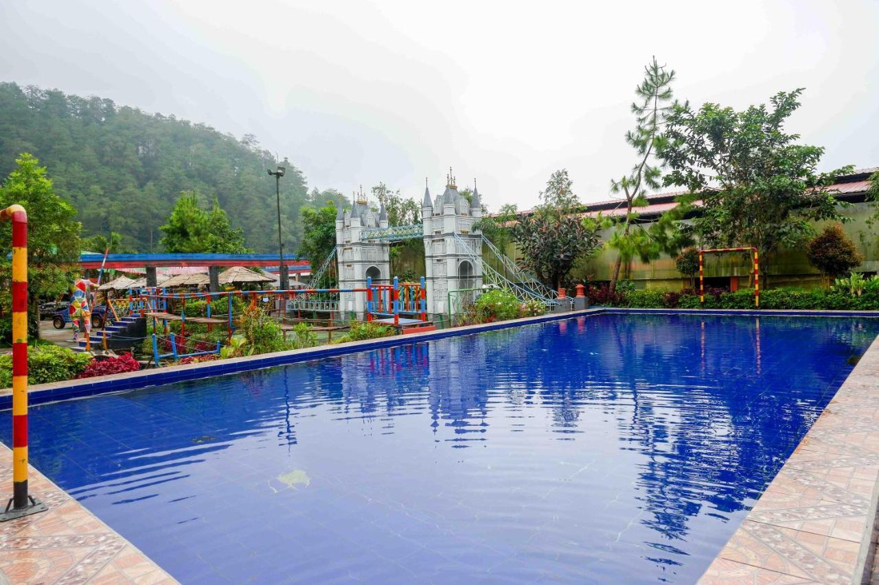 RedDoorz Resort @ Tawangmangu Luaran gambar
