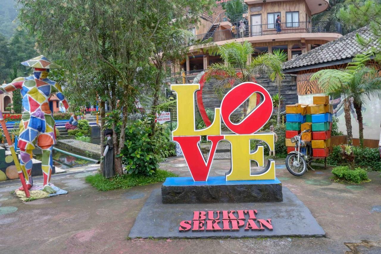 RedDoorz Resort @ Tawangmangu Luaran gambar