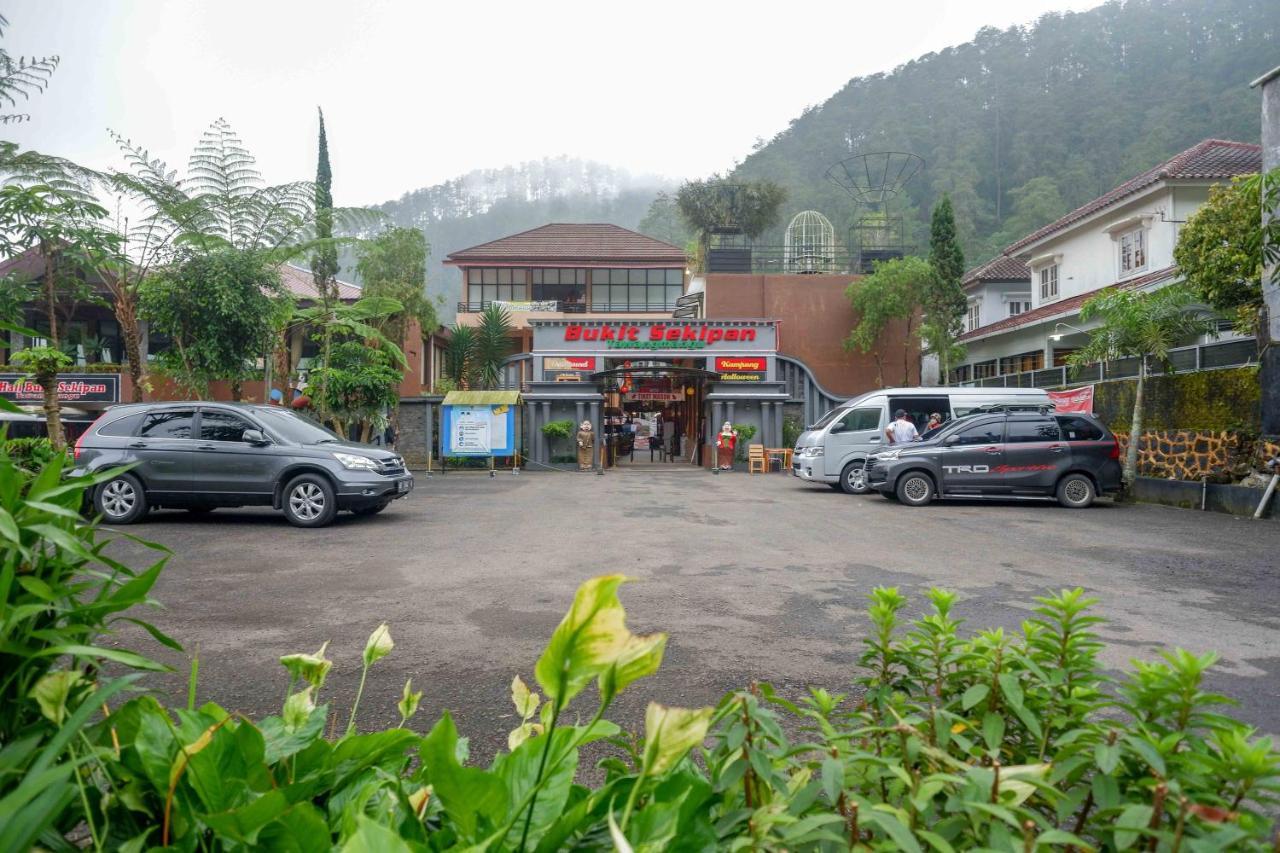 RedDoorz Resort @ Tawangmangu Luaran gambar